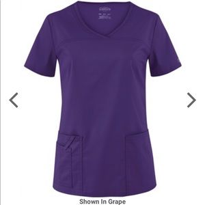 Cherokee V-neck Core Stretch top